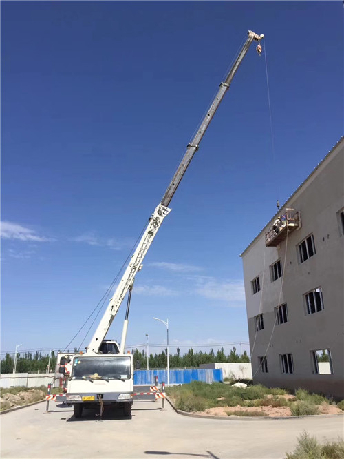 工农区“轻装强干”—— 吊车的 “轻量化臂架” 技术